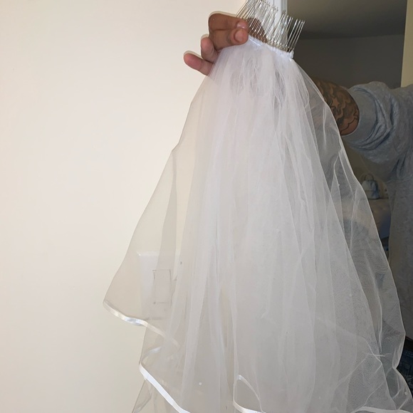 Wedding Dress - Picture 5 of 7